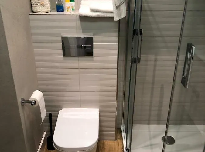 Like At * وارسو